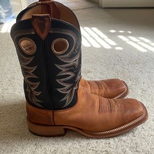 Like NEW Cowboy Boots from Cavendars!